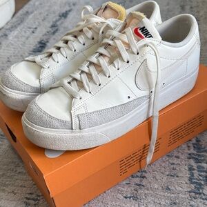 Nike Womens Blazer Low Platform